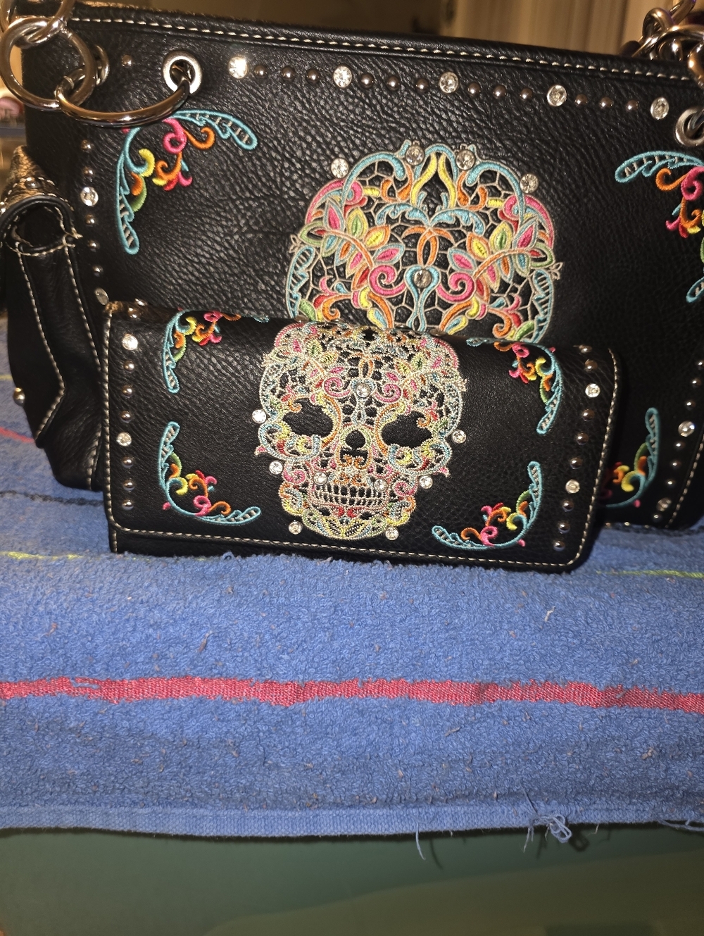 Montana West Black Leather Shoulder Bag with Multicolor Sugar Skull Embroidery - Picture 3 of 14